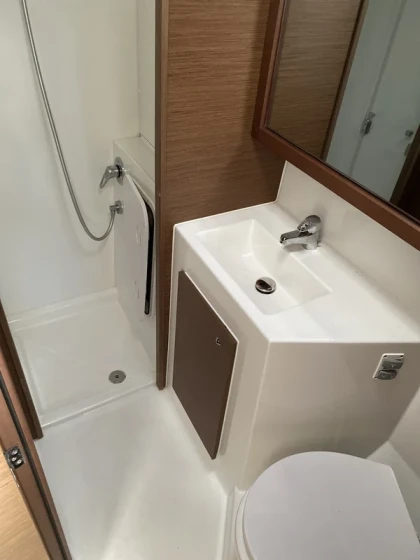 Lagoon 42 - Boatscribe.com