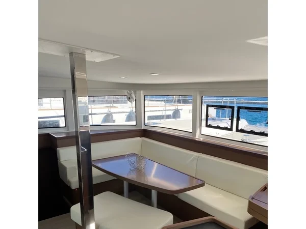 Lagoon 42 - Boatscribe.com