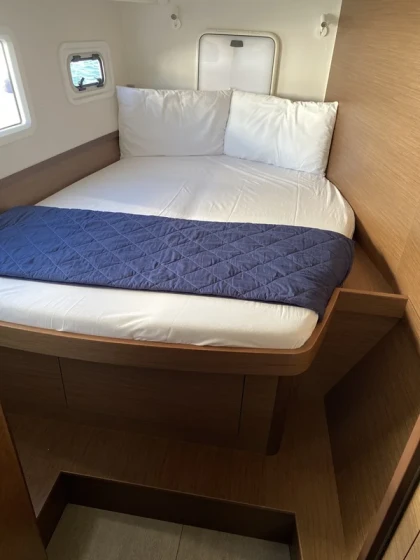 Lagoon 42 - Boatscribe.com