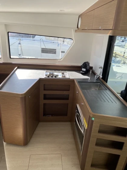 Lagoon 42 - Boatscribe.com