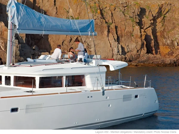 Lagoon 450 F - Boatscribe.com