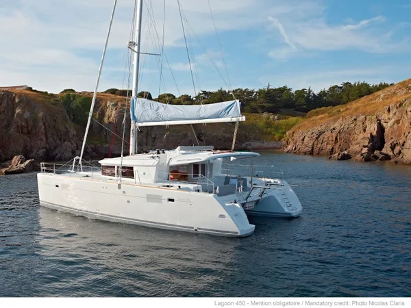 Lagoon 450 F - Boatscribe.com