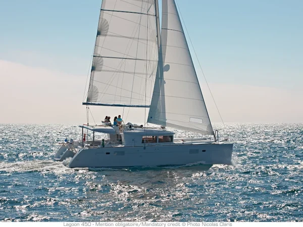 Lagoon 450 F - Boatscribe.com
