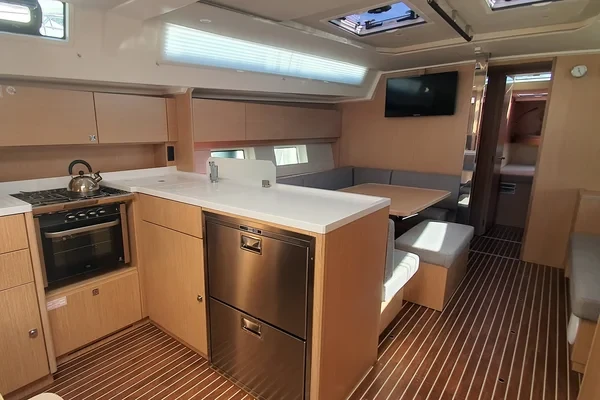 Bavaria C45 - Boatscribe.com