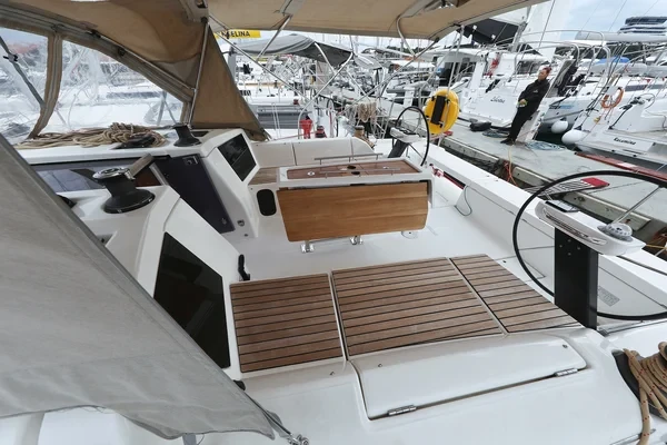 Dufour 430 Grand Large - Boatscribe.com