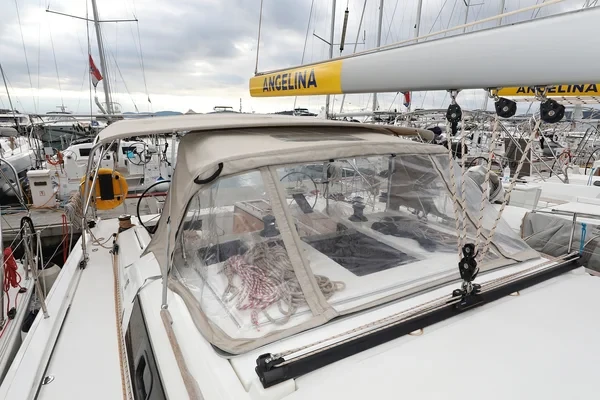 Dufour 430 Grand Large - Boatscribe.com