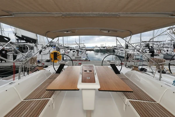 Dufour 430 Grand Large - Boatscribe.com