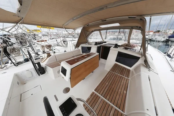 Dufour 430 Grand Large - Boatscribe.com