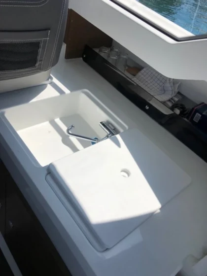Merry Fisher 795 - Boatscribe.com