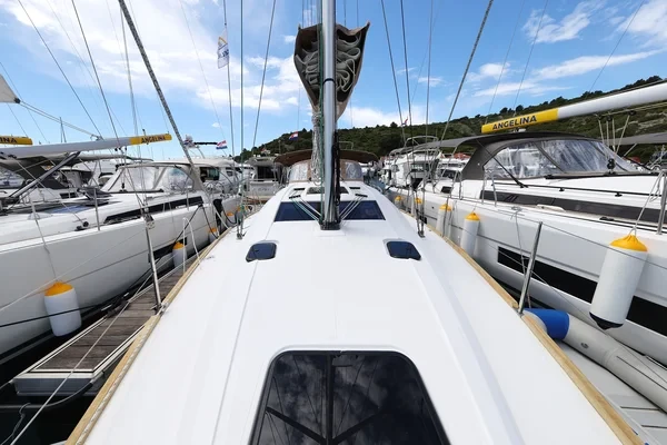 Elan Impression 40.1 - Boatscribe.com