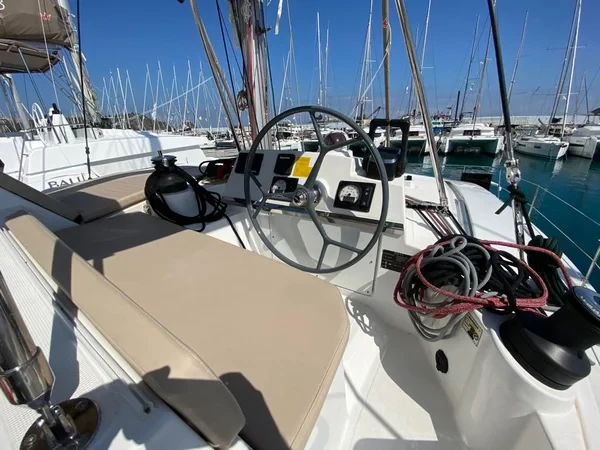 Bali 4.1 - Boatscribe.com