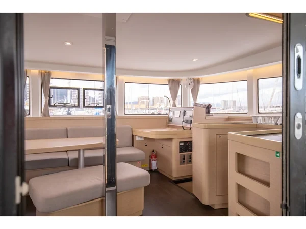 Lagoon 42 - Boatscribe.com