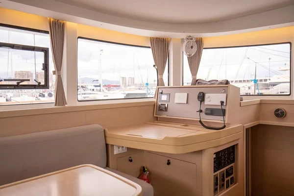 Lagoon 42 - Boatscribe.com