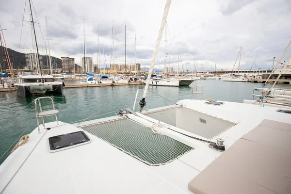 Lagoon 42 - Boatscribe.com