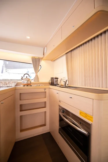 Lagoon 42 - Boatscribe.com