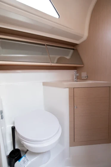 Oceanis 40.1 - Boatscribe.com