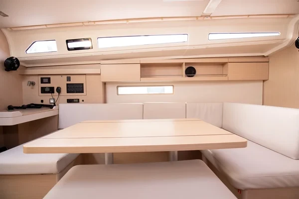 Oceanis 40.1 - Boatscribe.com