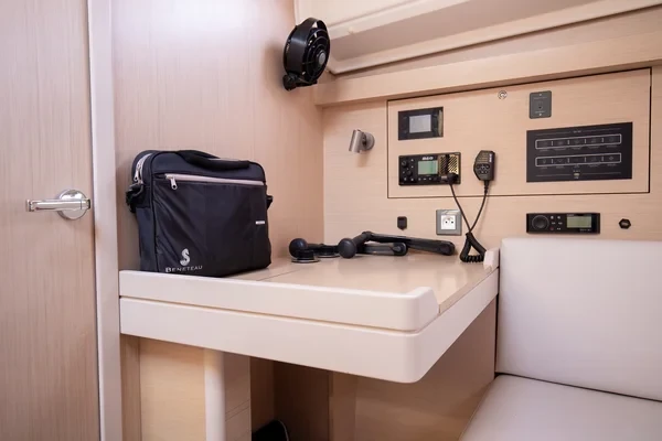 Oceanis 40.1 - Boatscribe.com