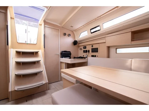 Oceanis 40.1 - Boatscribe.com