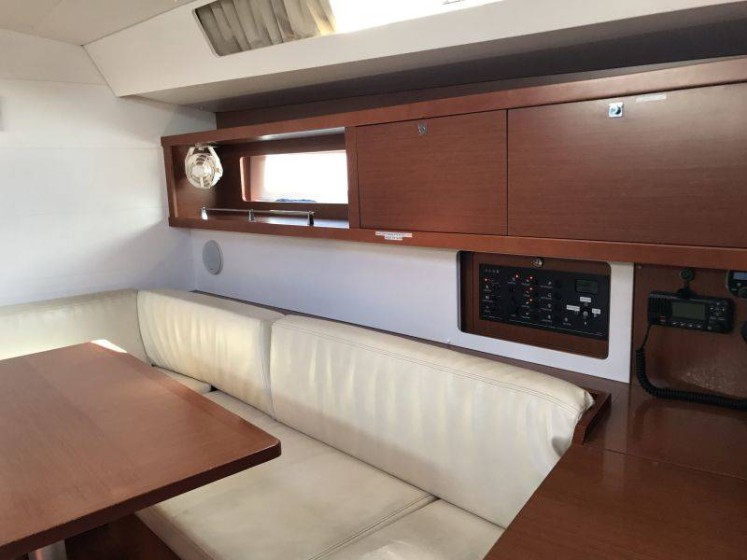 Oceanis 45 - Boatscribe.com