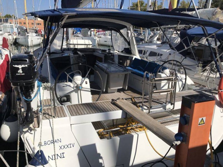 Oceanis 45 - Boatscribe.com