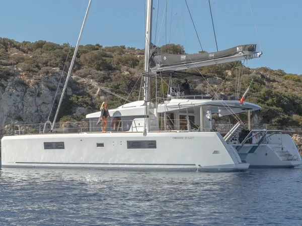 Lagoon 52 F - Boatscribe.com