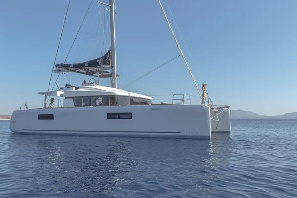 Lagoon 52 F - Boatscribe.com