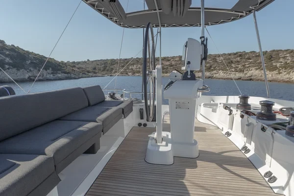 Lagoon 52 F - Boatscribe.com