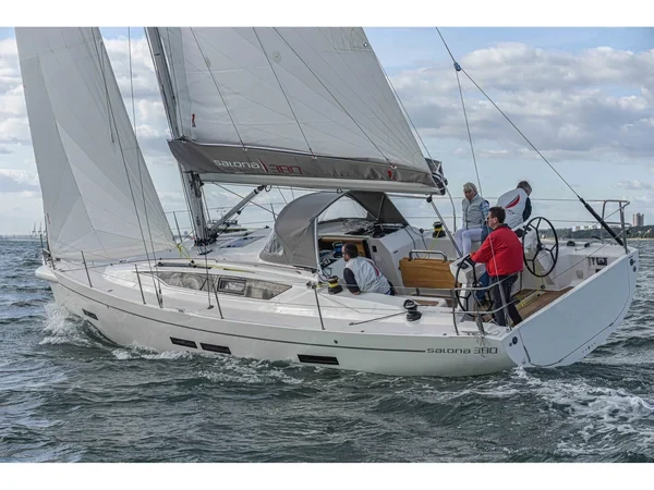 Salona 380 - Boatscribe.com