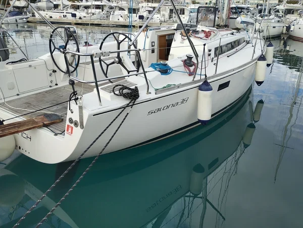 Salona 38 - Boatscribe.com