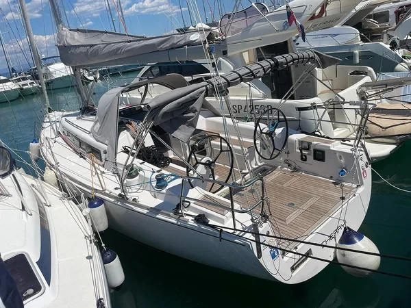 Salona 38 - Boatscribe.com
