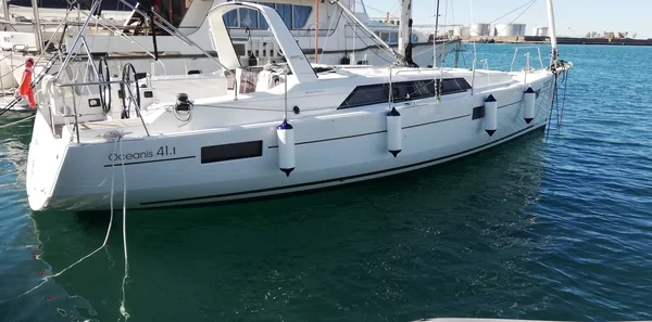 Oceanis 41.1 - Boatscribe.com