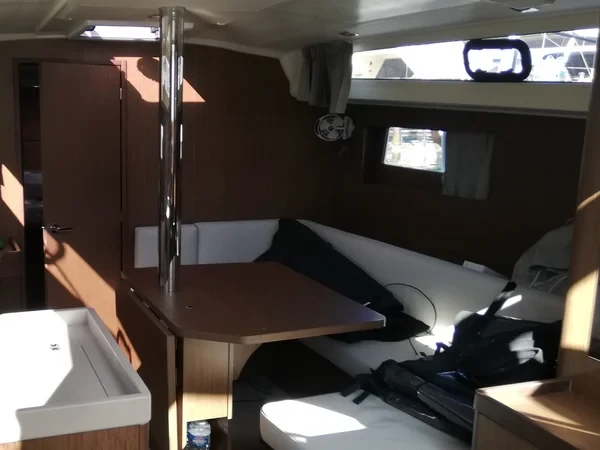 Oceanis 38.1 - Boatscribe.com