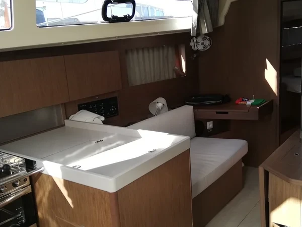 Oceanis 38.1 - Boatscribe.com