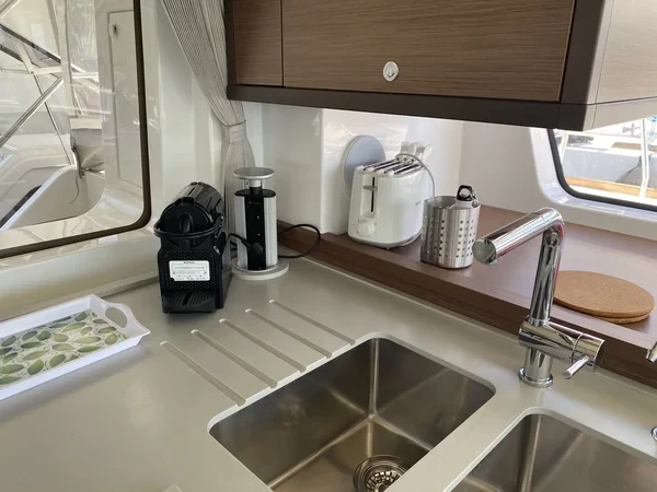 Lagoon 52 F - Boatscribe.com