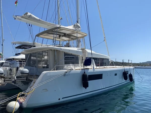 Lagoon 52 F - Boatscribe.com