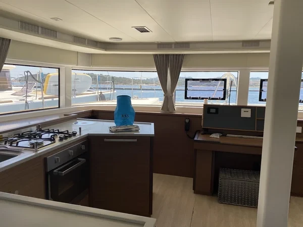 Lagoon 52 F - Boatscribe.com
