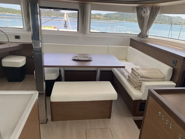 Lagoon 46 - Boatscribe.com