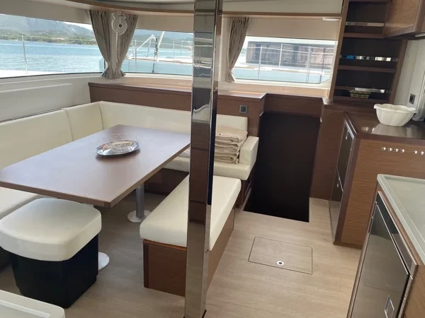 Lagoon 46 - Boatscribe.com