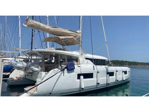 Lagoon 46 - Boatscribe.com