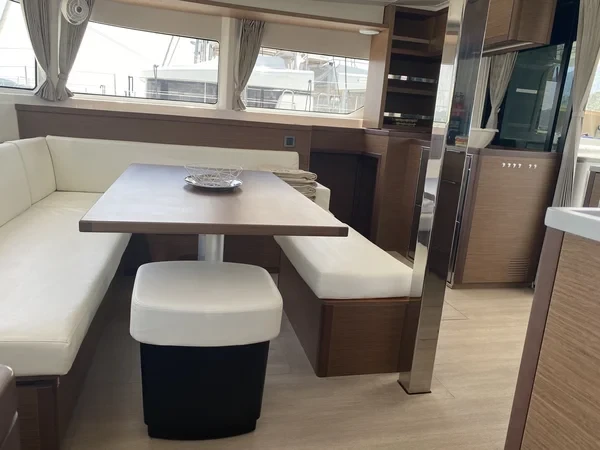 Lagoon 46 - Boatscribe.com