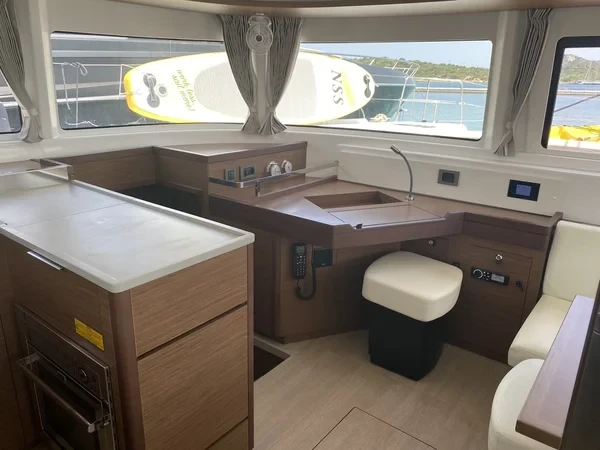 Lagoon 46 - Boatscribe.com