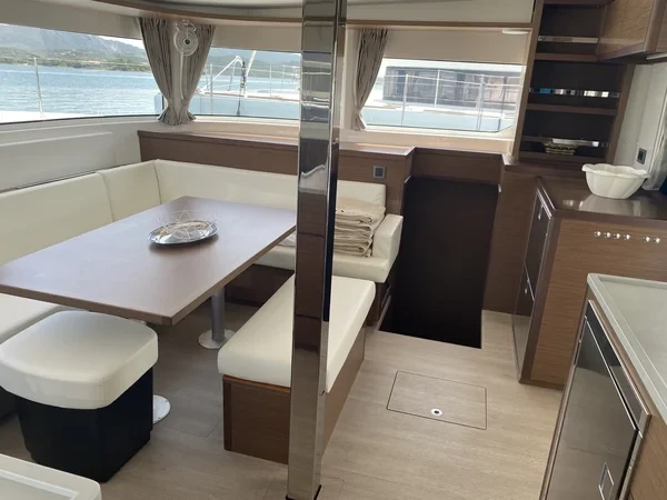 Lagoon 46 - Boatscribe.com