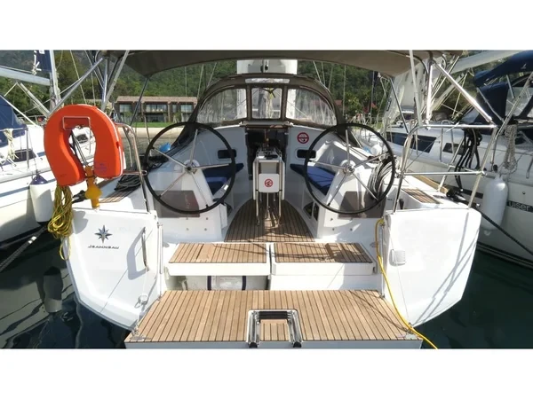 Sun Odyssey 349 - Boatscribe.com