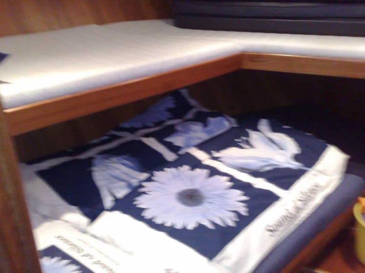 Advantage 42 - Boatscribe.com