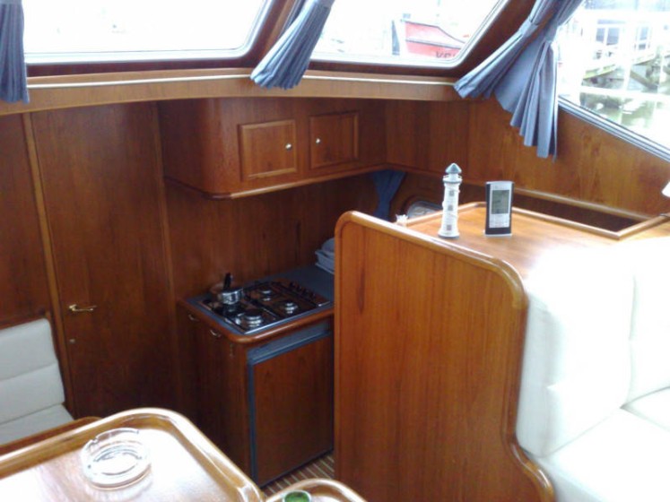 Advantage 42 - Boatscribe.com