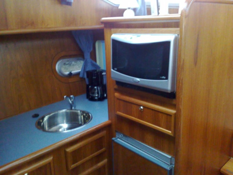 Advantage 42 - Boatscribe.com