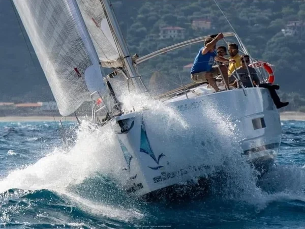 Dufour 390 - Boatscribe.com