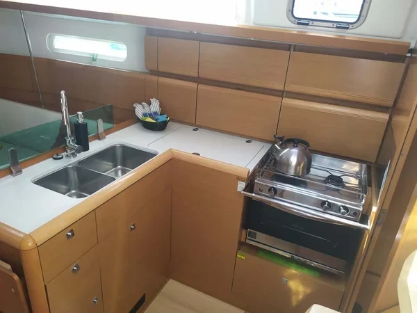 Sun Odyssey 389 - Boatscribe.com