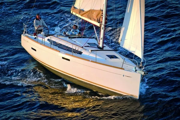Sun Odyssey 389 - Boatscribe.com